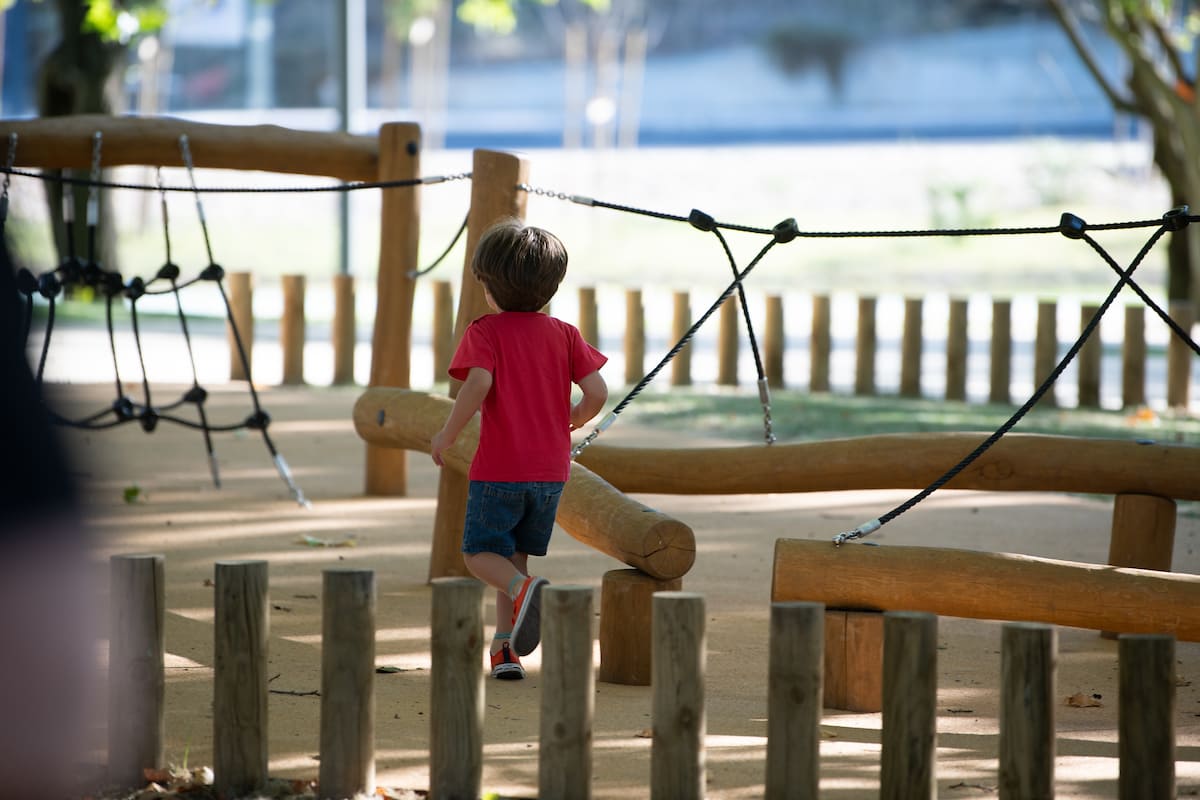 Praça Marechal Humberto Delgado - parque infantil