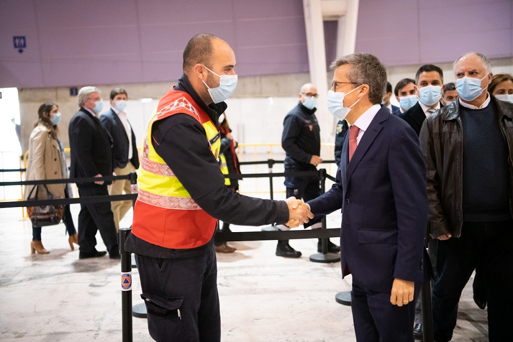 Carlos Moedas visitou o Centro de vacinação da FIL para agradecer a todos os profissionais de saúde e serviços da autarquia