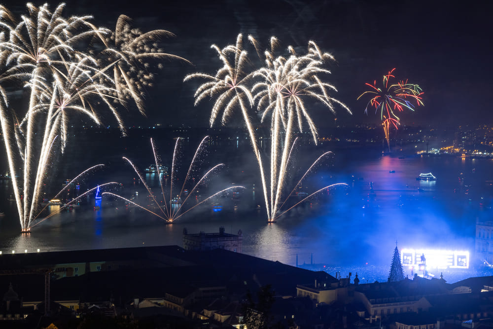 Espetáculo de fogo de artifício na passagem de ano - Terreiro do Paço