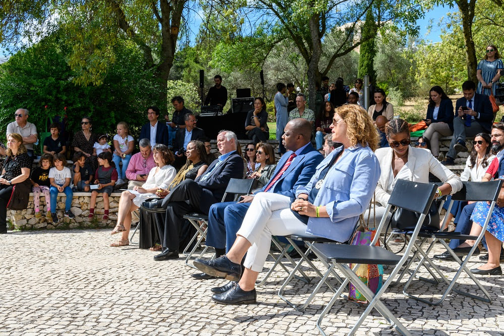 Laurinda Alves, vereadora dos Direitos Humanos e Sociais, assistiu ao lançamento do livro “A aldeia que os monstros engoliram”