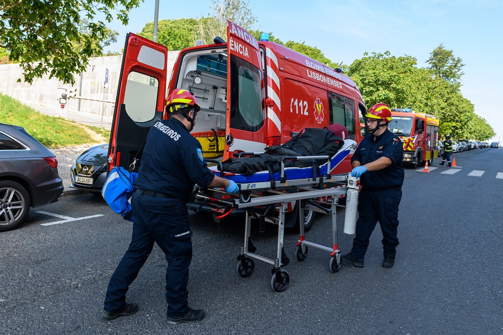 Câmara de Lisboa vai atribuir 390 mil euros aos bombeiros voluntários da cidade, para a aquisição de seis ambulâncias de emergência pré-hospitalar
