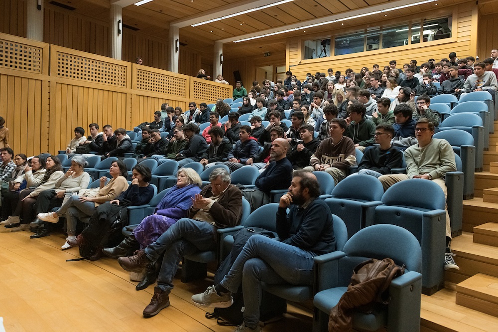 Seminário no âmbito do projeto SEED sobre literacia financeira e empreendedorismo - Escola Secundária Camões