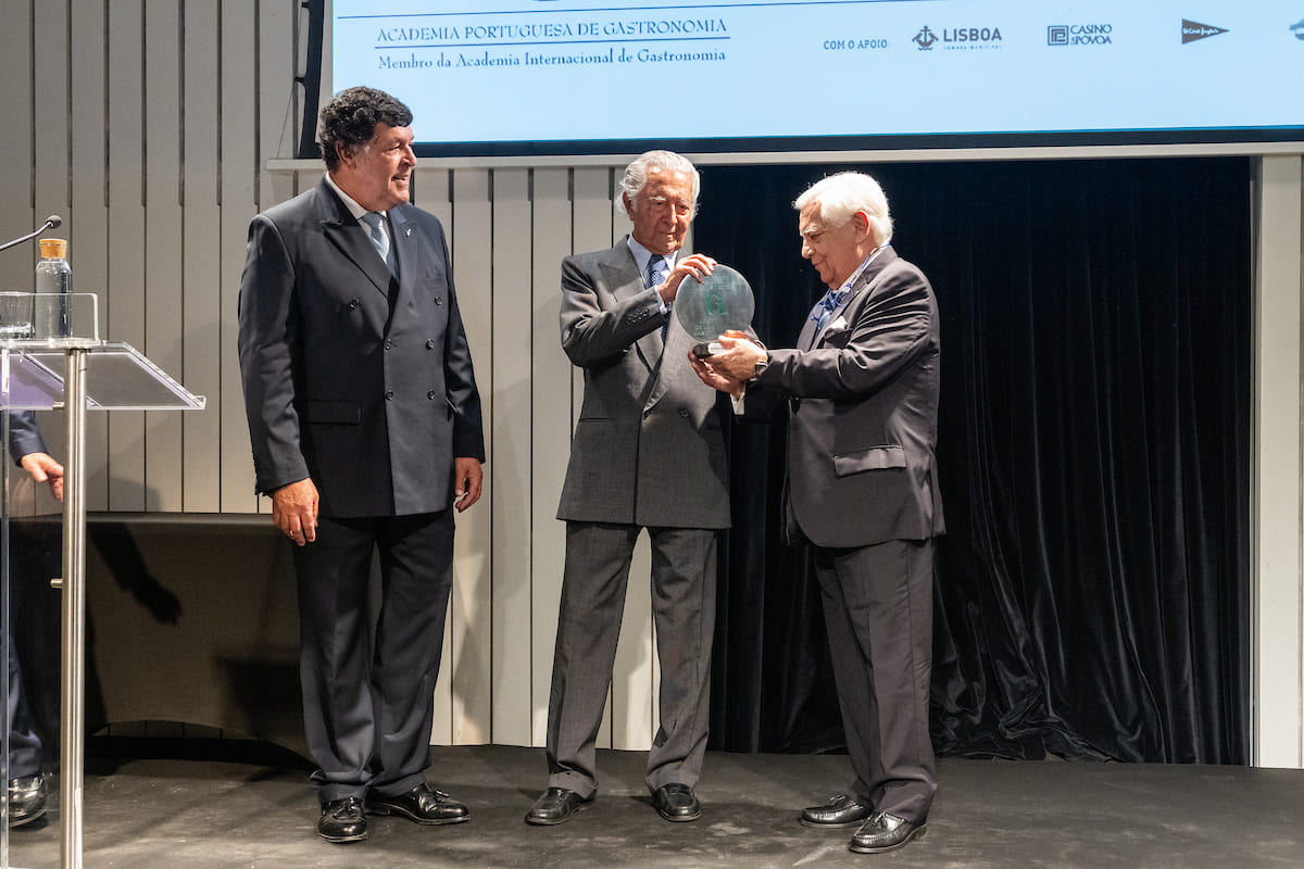 José Bento dos Santos foi galardoado com o Grande Prémio da Cultura Gastronómica da Academia Internacional de Gastronomia