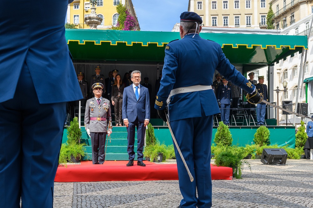 Forças em parada prestam honras ao presidente da Câmara de Lisboa - Dia da Unidade do RSB, Praça do Município