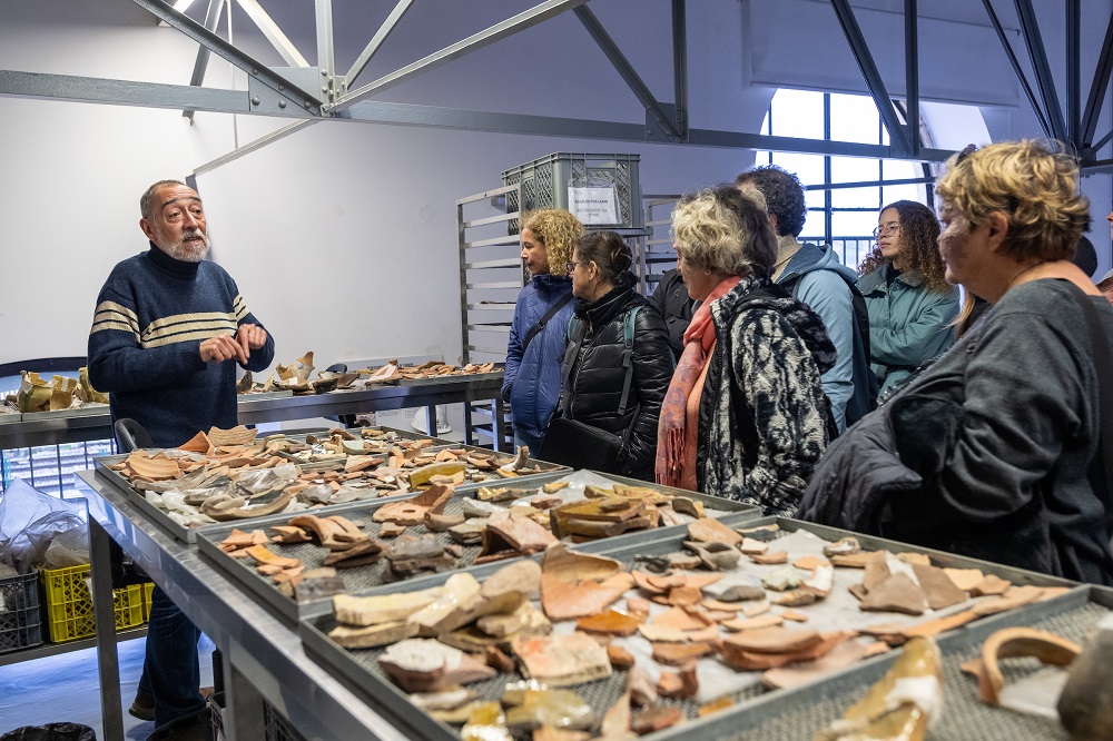 A importância do trabalho voluntário na comunidade foi tema de um encontro organizado pelo Centro de Arqueologia de Lisboa, no Dia Internacional do Voluntário