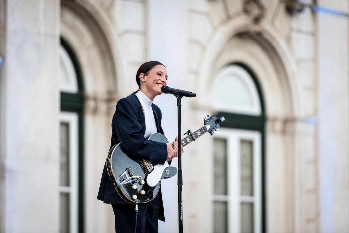  Carminho interpretou a música que cantou na vigília com o Papa Francisco, em 2023 - Praça do Município