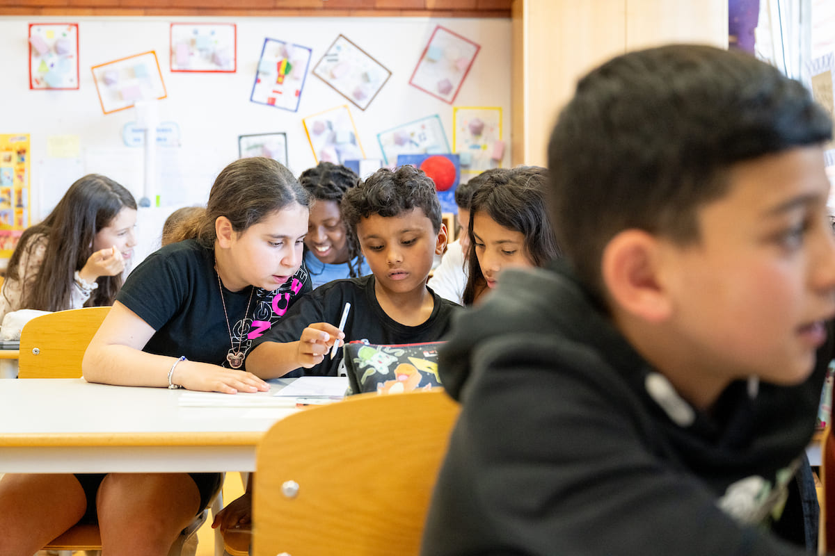As turmas do 4.º ano da Escola Básica Frei Luís de Sousa, no bairro das Furnas, participaram em oficinas de ciência