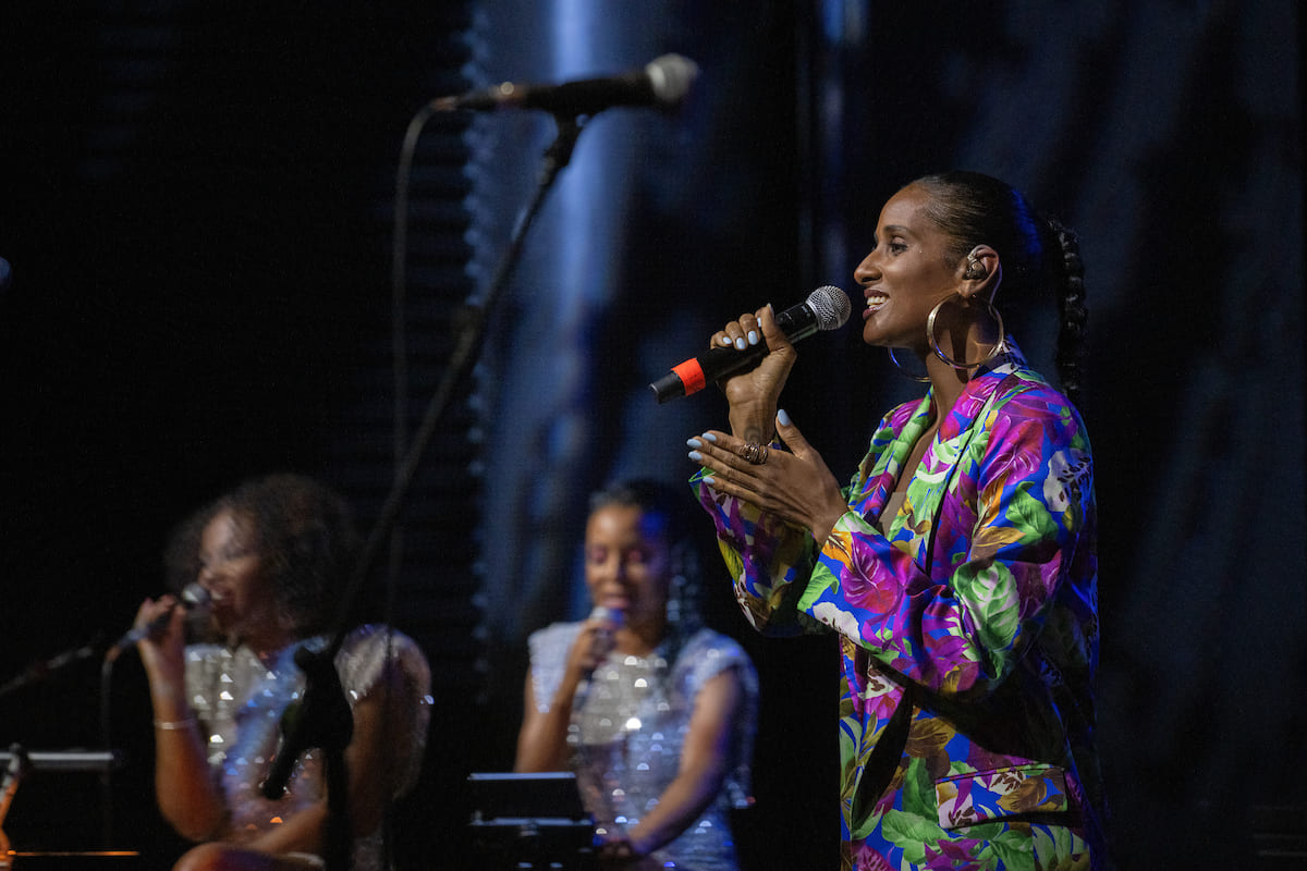 Diversos temas foram interpretados por artistas cabo-verdianos