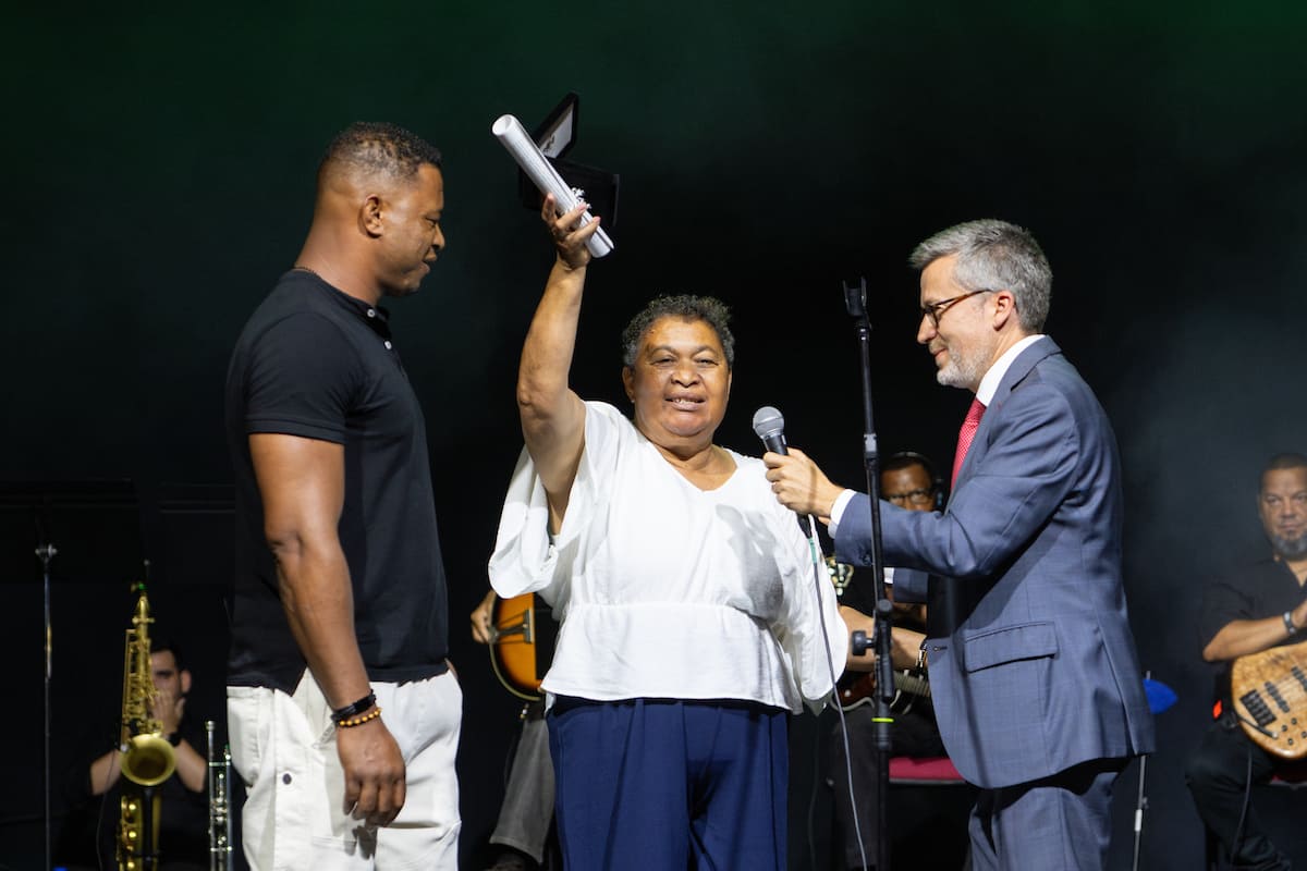 Sara Tavares e Bana também foram homenageados a título póstumo com a entrega da Medalha de Mérito de Lisboa às respetivas famílias