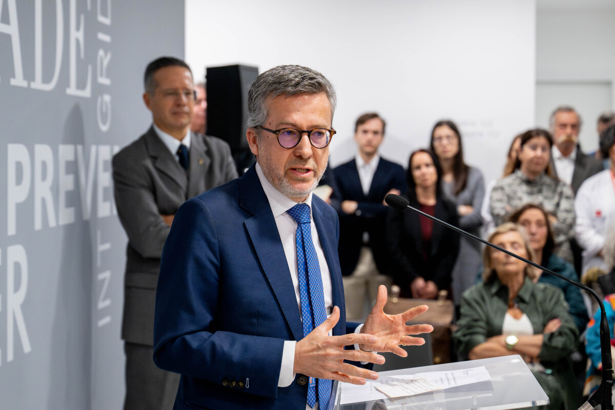 Carlos Moedas afirmou: "Temos de garantir que as pessoas têm acesso a consultas e cuidados essenciais"