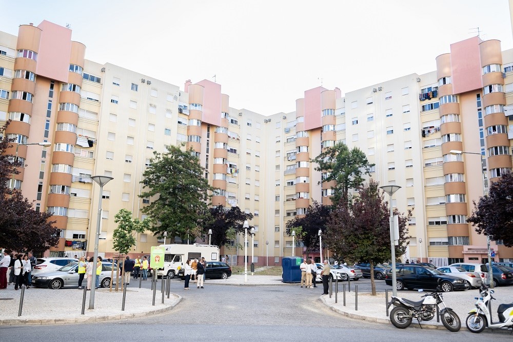 Obras estão já a melhorar as habitações de 430 moradores de Telheiras Sul, em 200 frações de cinco edifícios