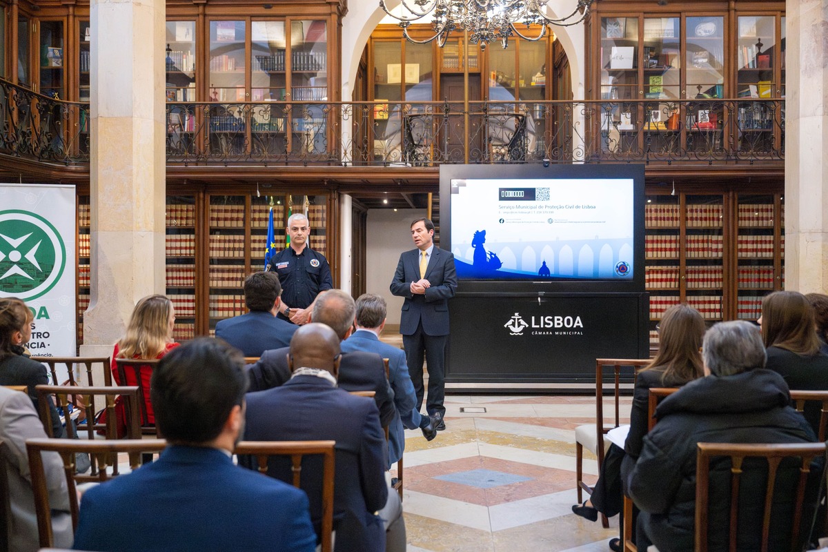 Sessão de apresentação do sistema de alerta de tsunami às Embaixadas