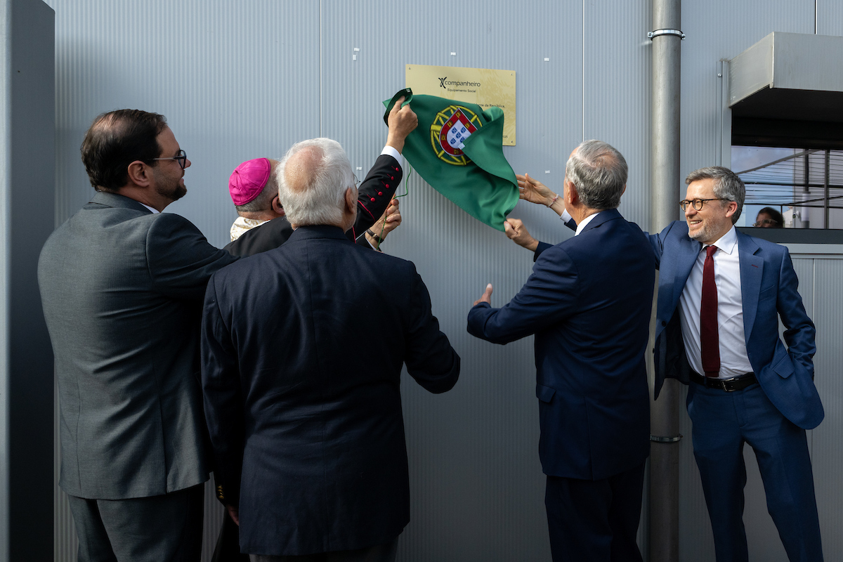  Descerramento de placa de inauguração das novas instalações da Associação "O Companheiro"