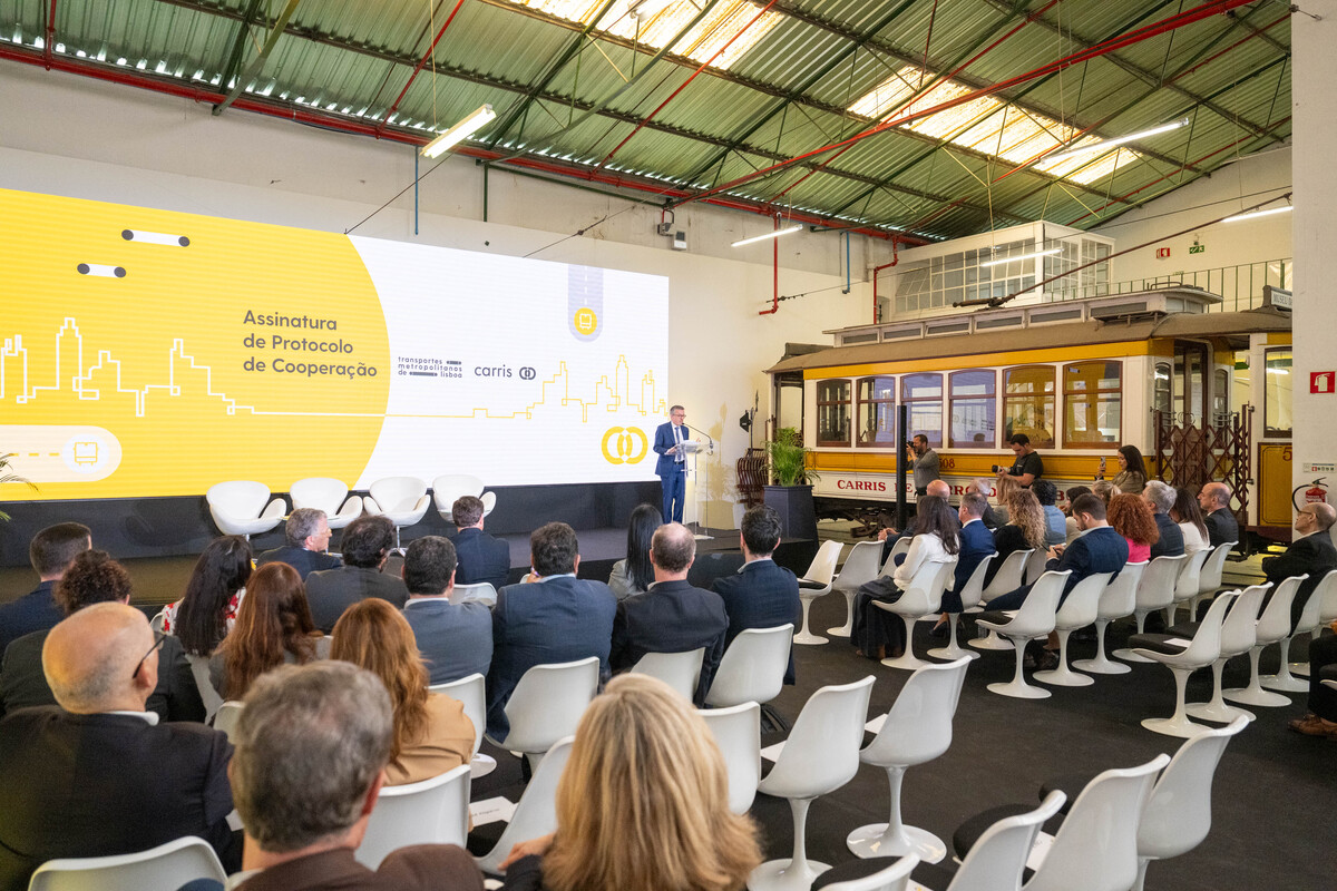 Assinatura do protocolo entre a Carris e a Transportes Metropolitanos de Lisboa - Museu da Carris
