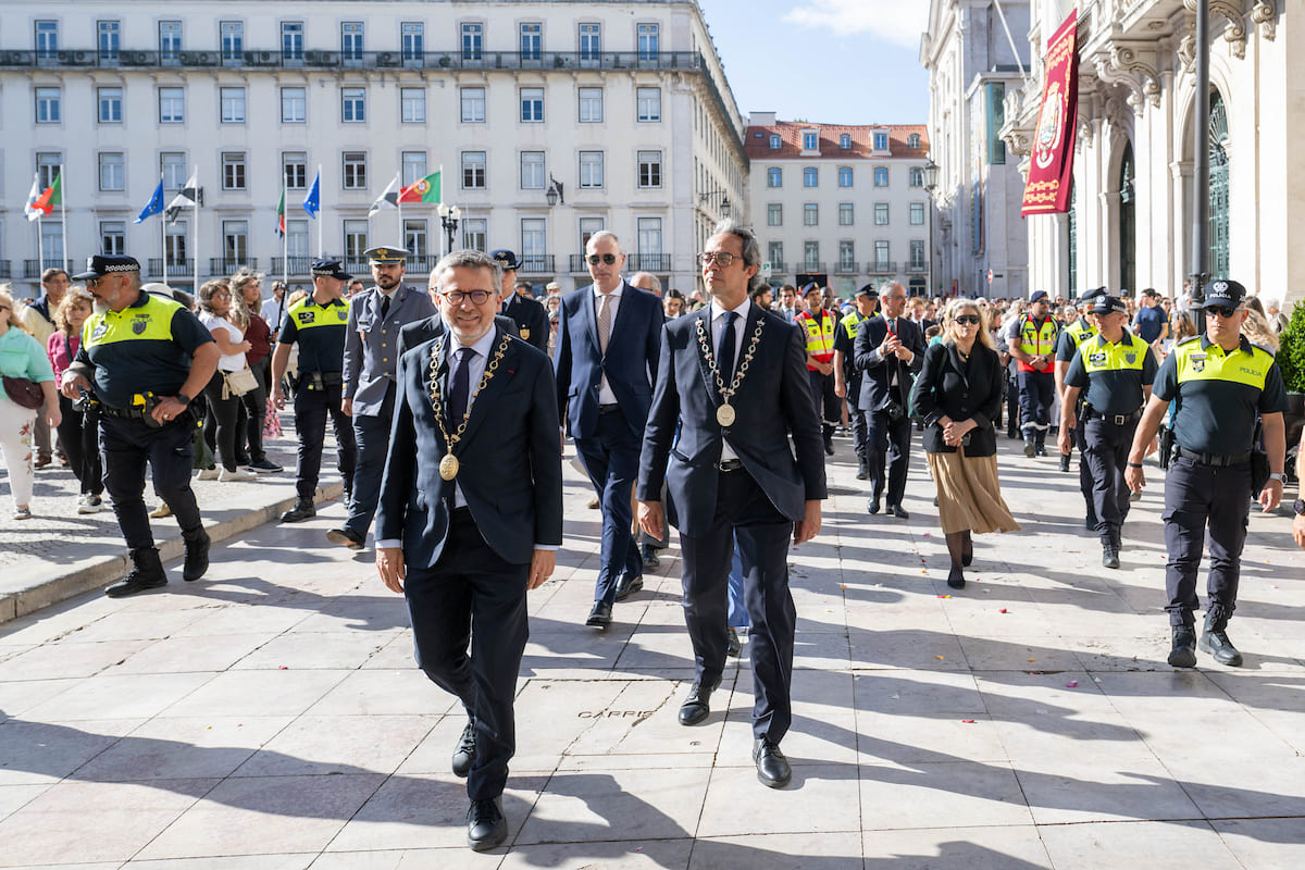 The Mayor of Lisbon, Carlos Moedas, joined the thousands of people who took part in the procession