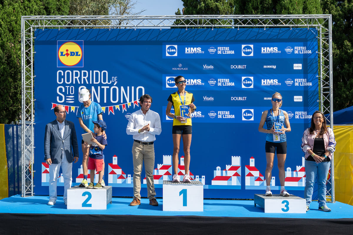 Podium feminino na Corrida de Santo António 2025
