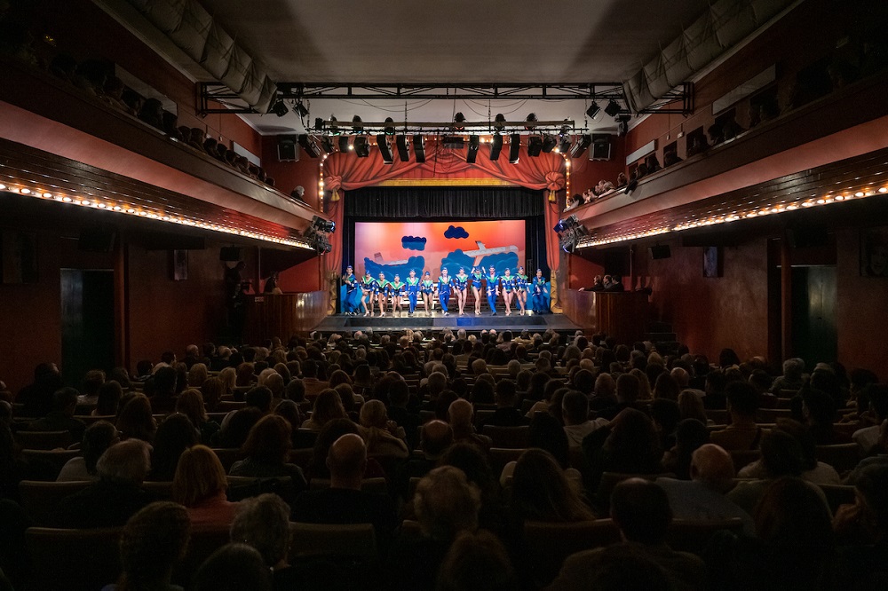 Sala cheia para mais uma sessão da Revista “Parabéns, Parque Mayer” - Teatro Maria Vitória