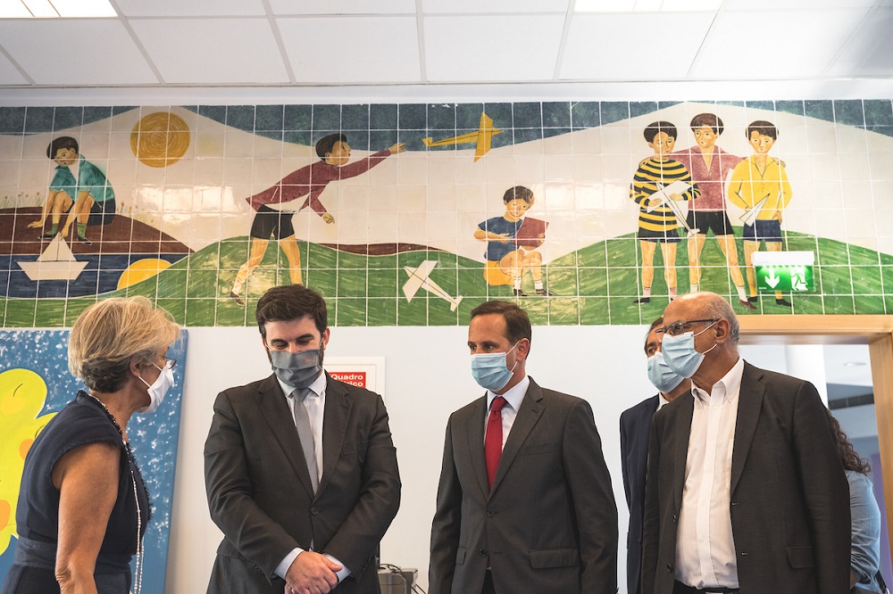 Tiago Brandão Rodrigues, ministro da Educação, Fernando Medina, presidente da CML, Manuel Grilo, vereador da Educação, na EB Arq. Victor Palla