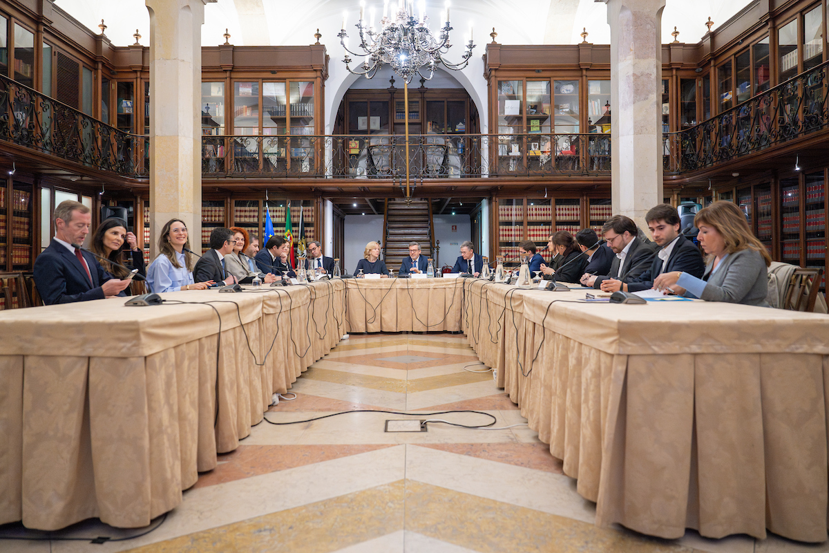 A Câmara de Lisboa formou já mais de 3 500 trabalhadores com o Código de Ética e Conduta, referiu o presidente da Câmara Municipal de Lisboa