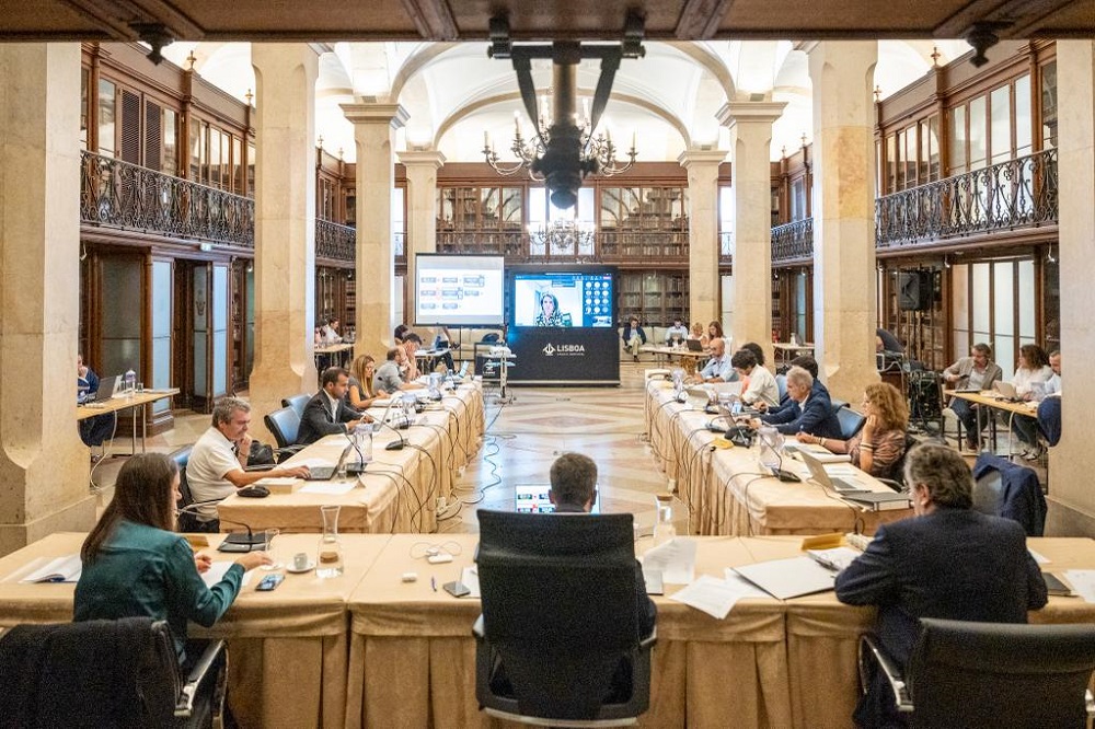 Câmara aprovou na reunião de Câmara de 22 de setembro medidas de destinadas a apoiar famílias e empresas - Sala do Arquivo