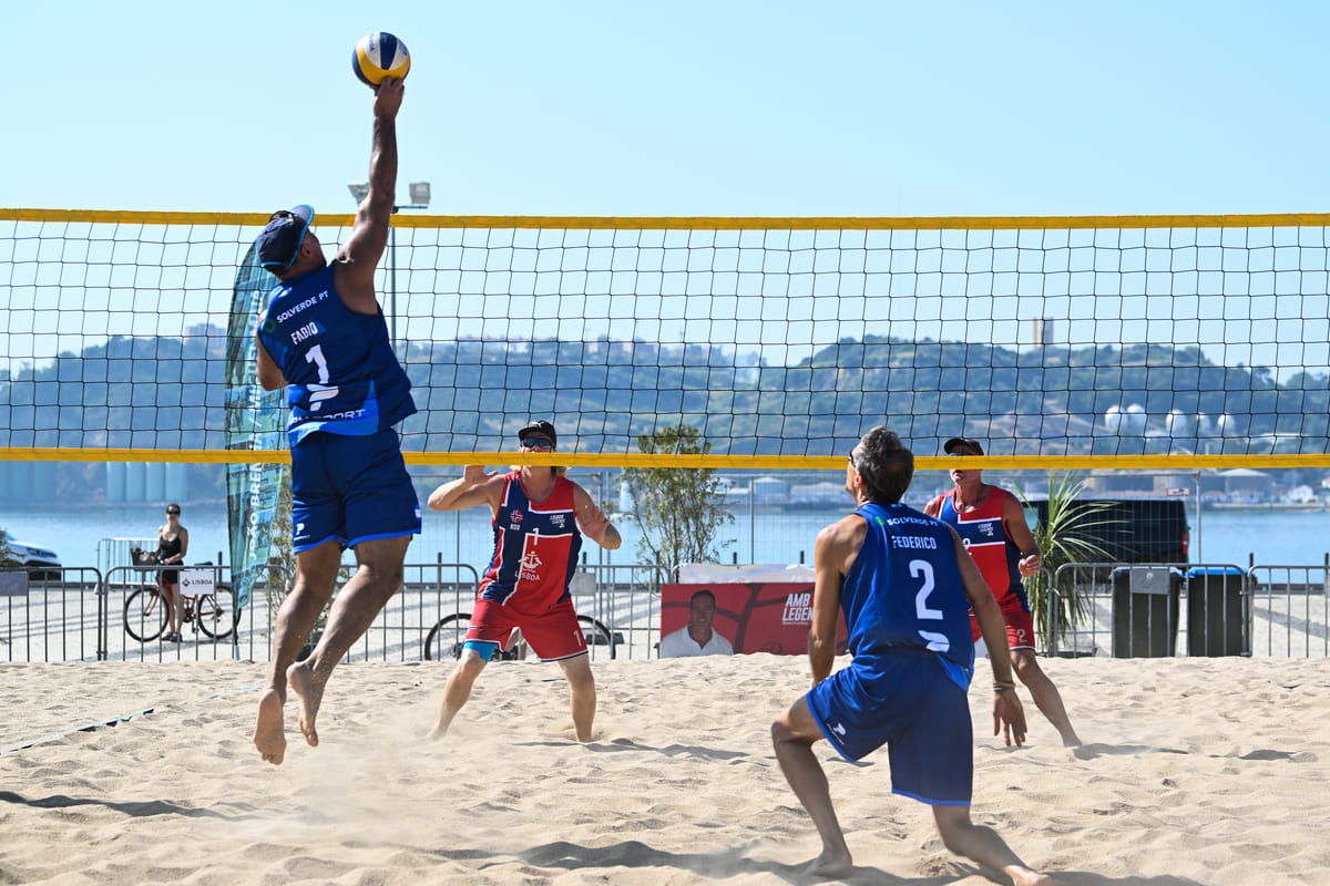 O Lisboa Beach Volleyball Legends trouxe à capital duplas lendárias de atletas olímpicos