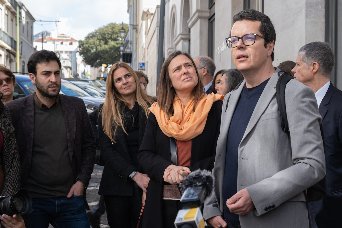 A homenagem resulta da petição "Homenagem em Lisboa - 25 de Abril”, promovida por Pedro Vieira