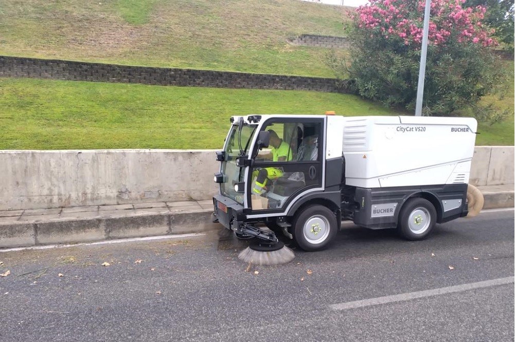 Deservagem e limpeza da Avenida Marechal Francisco Costa Gomes
