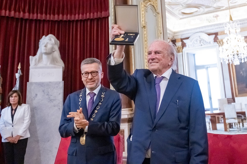 Francisco Pinto Balsemão recebe a Medalha de Honra da Cidade - Salão Nobre dos Paços do Concelho