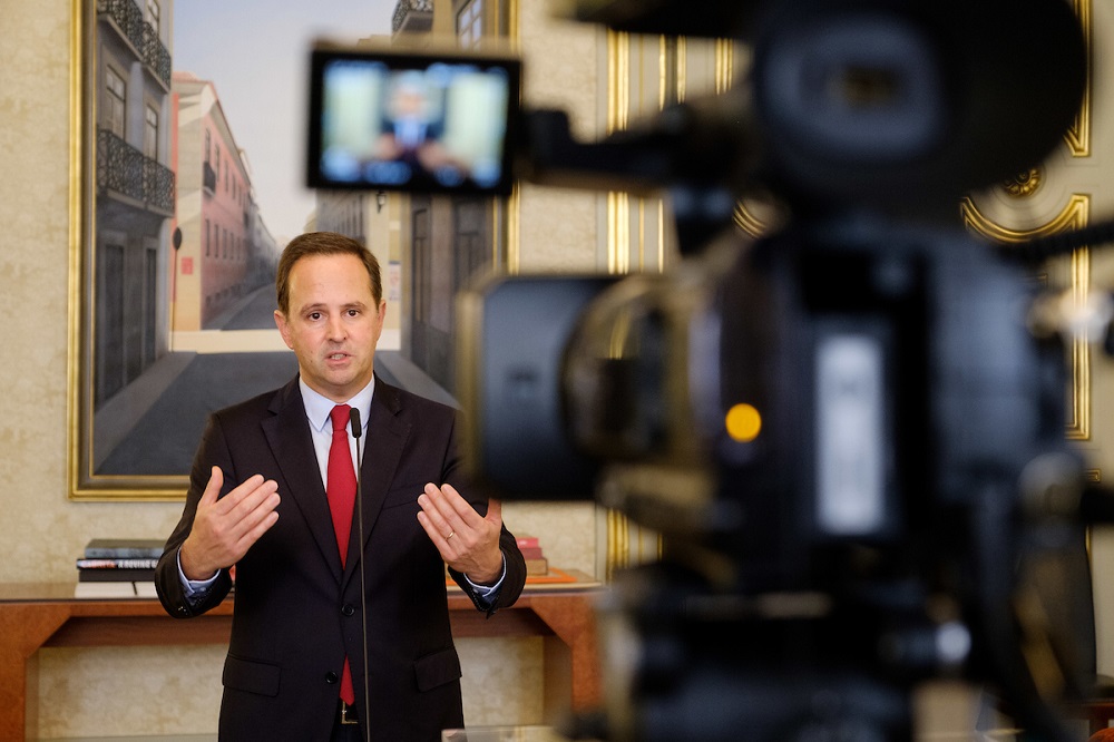 Fernando Medina apresenta programa Renda Segura