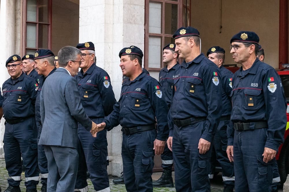 Carlos Moedas visita Regimento de Sapadores Bombeiros de Lisboa - Entrega de nova autoescada articulada de 30 metros