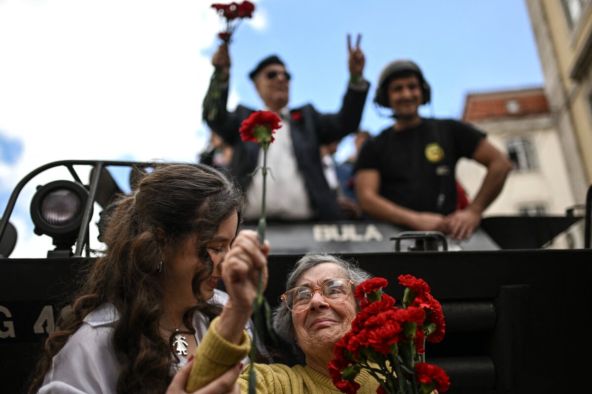 Carolina Caeiro Fontela (neta) e Celeste Caeiro - © https://x.com/carolinacfontel