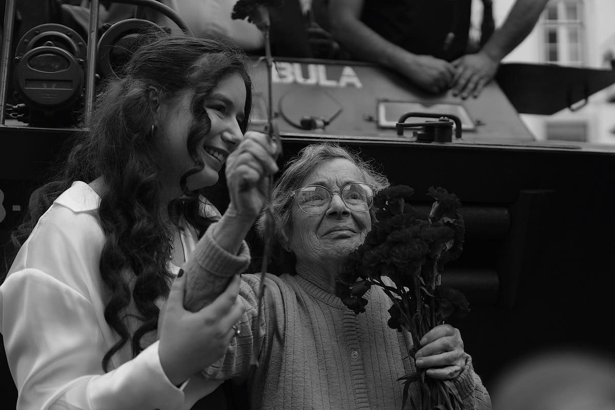 Carolina Caeiro Fontela (neta) e Celeste Caeiro - © https://x.com/carolinacfontel