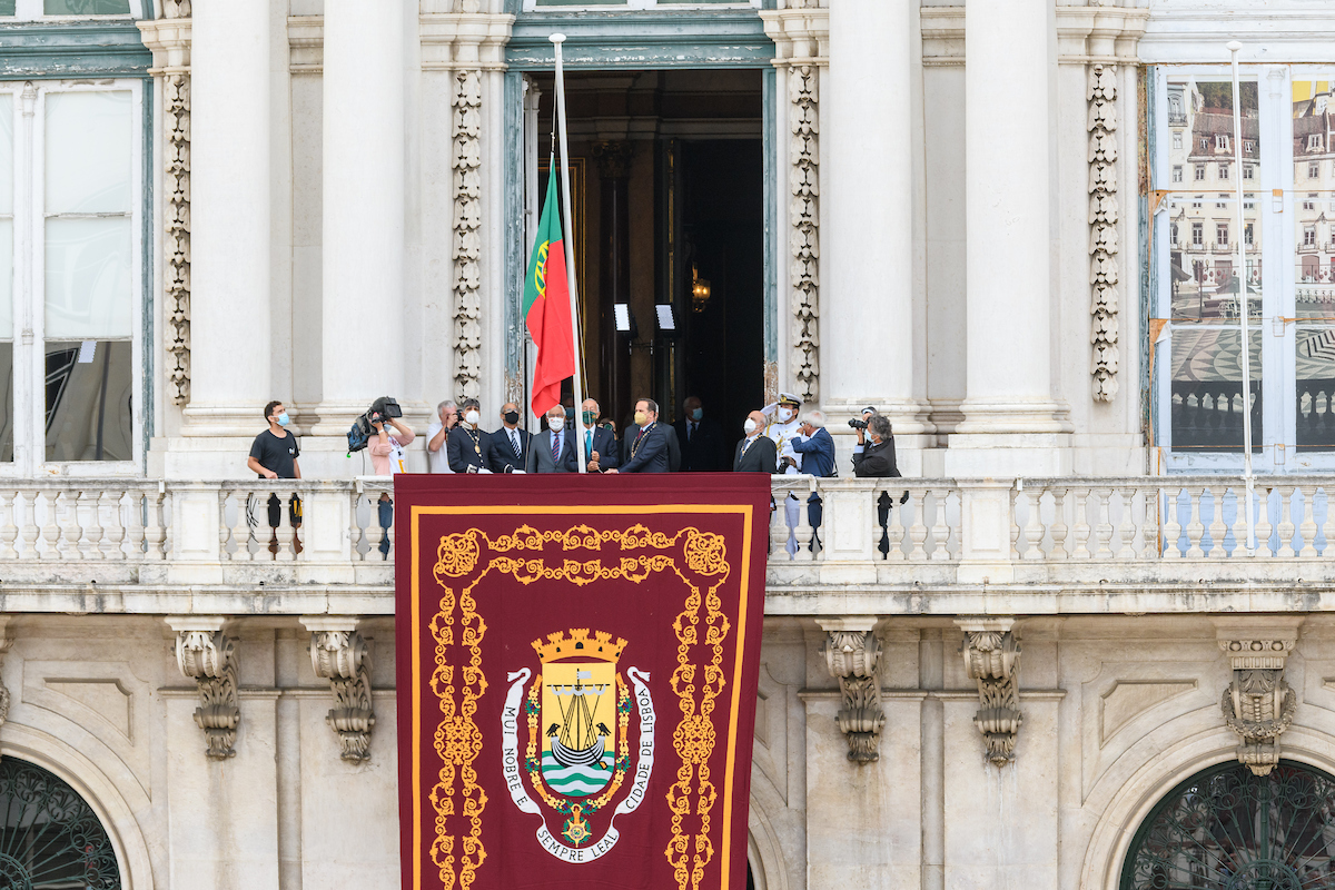 Hastear da Bandeira Nacional - Varanda do Salão Nobre dos Paços do Concelho