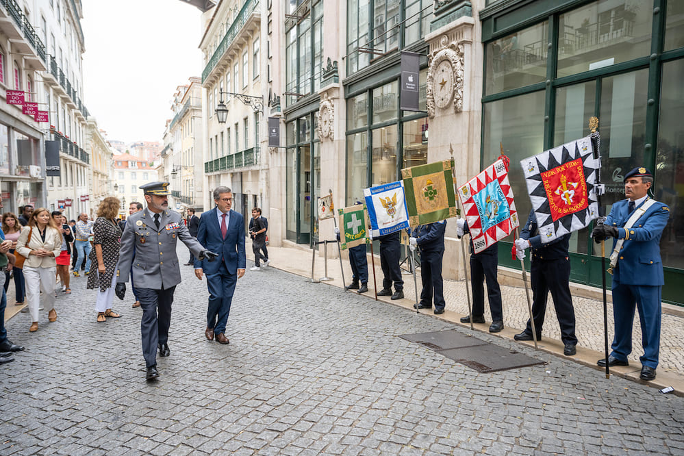 Homenagem aos Bombeiros - Carlos Moedas, presidente da Câmara Municipal de Lisboa, e comandante do RSB, Tiago Lopes