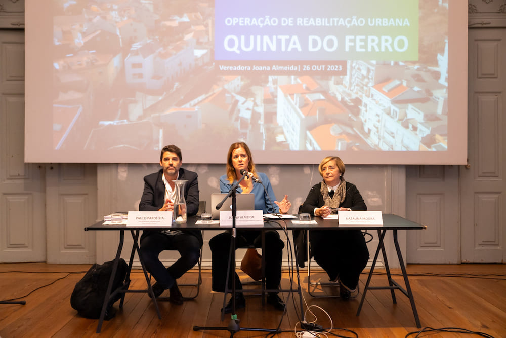 Paulo Pardelha, Joana Almeida, e Natalina Moura, presidente da Junta de Freguesia de São Vicente - apresentação do modelo urbano para a Quinta do Ferro
