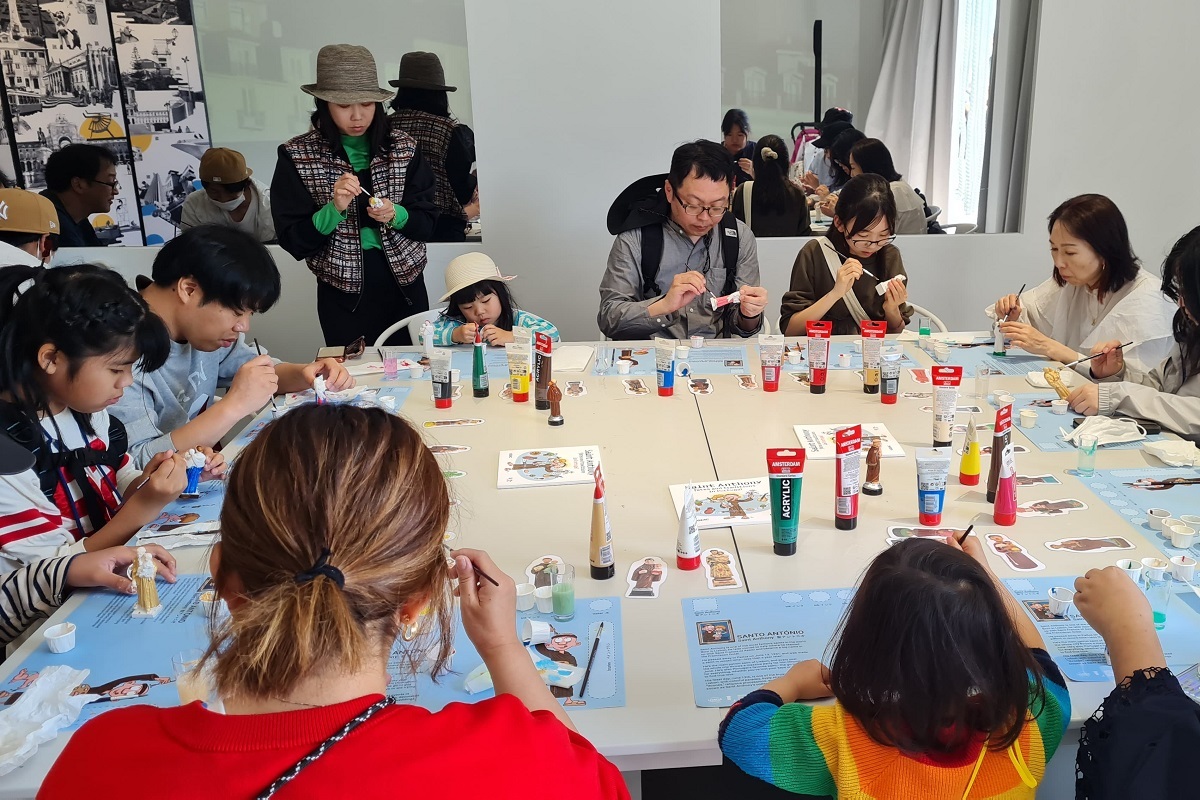 Expo Osaka: oficina Sortes e Tradições – Pintura de Santo António de Lisboa