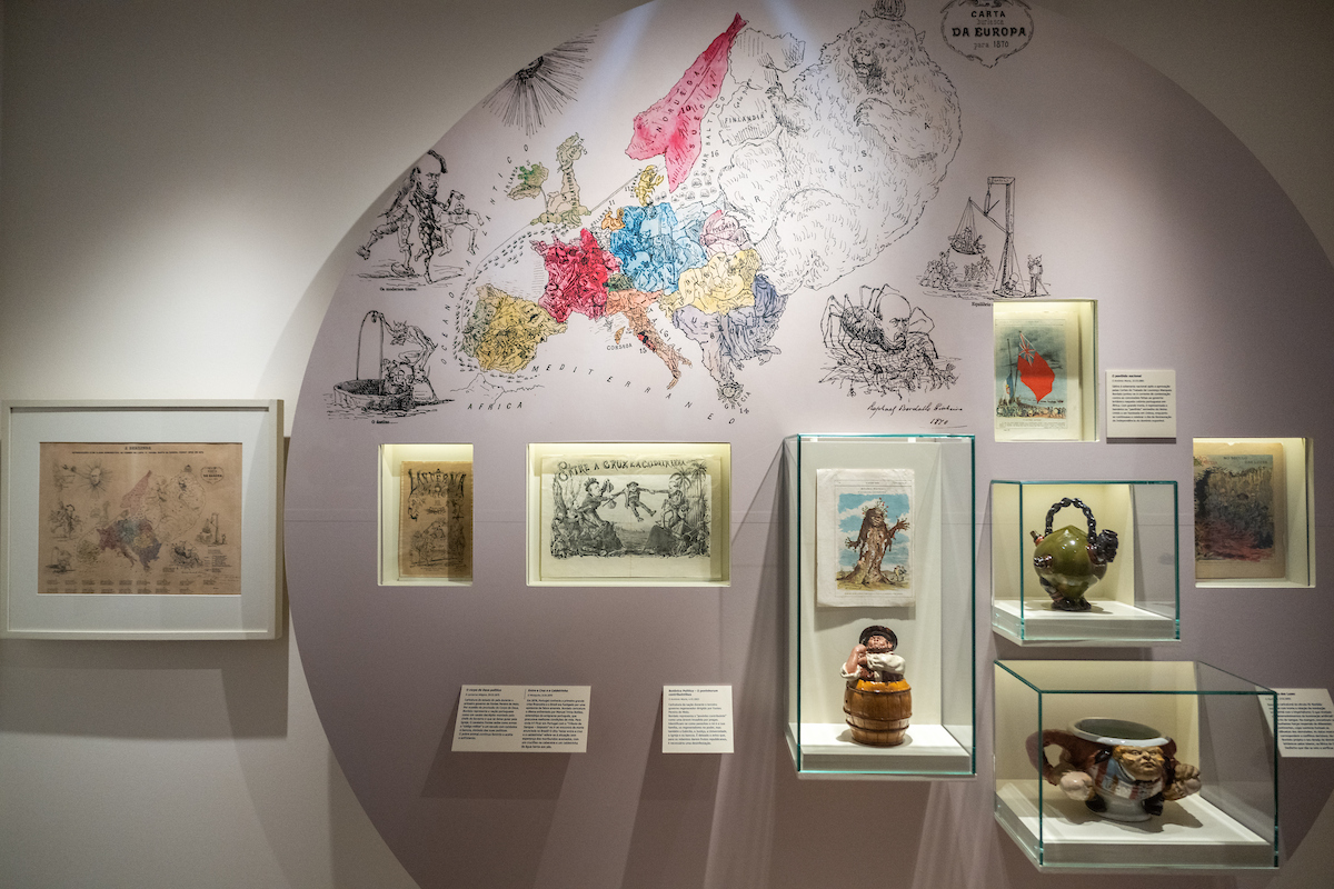 O Zé Povinho assume um lugar central no percurso expositivo do Museu Bordalo Pinheiro