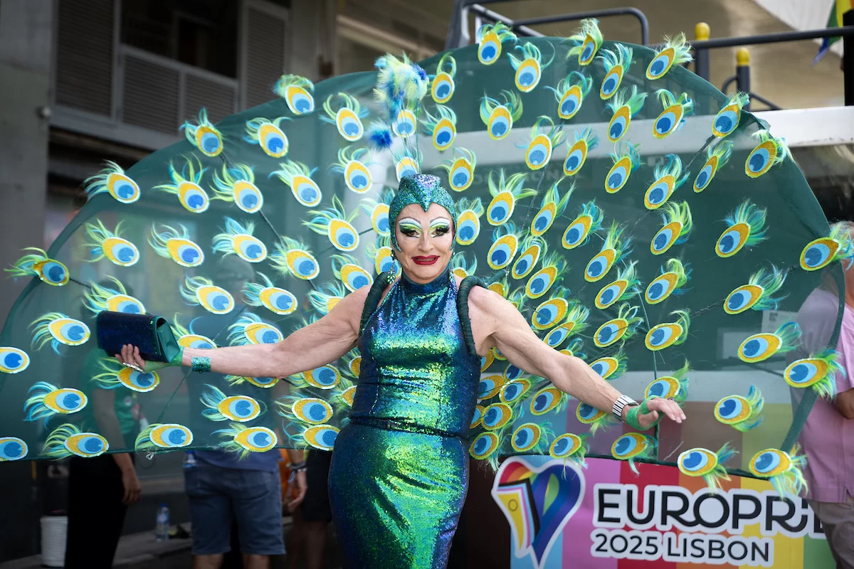 O desfile afirmou-se como um momento de celebração, visibilidade e defesa dos direitos das pessoas LGBTI+