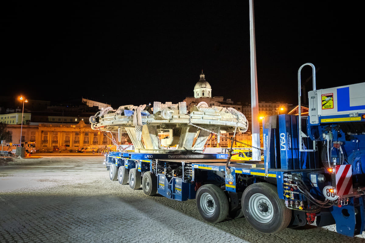 Transporte da tuneladora do PGDL de Santa Apolónia para o Beato