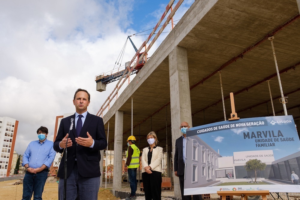 Fernando Medina e Marta Temido no arranque das obras da USF de nova geração de Marvila