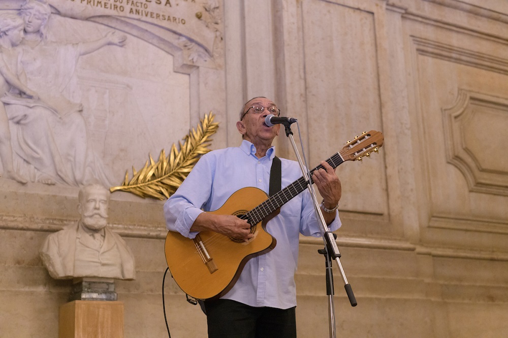 Dany Silva, músico, cantor e compositor cabo-verdiano - Paços do Concelho
