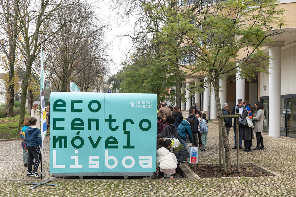 Arranque do projeto dos Ecocentros Móveis contou com a colaboração de alunos da Escola Básica nº 1 de Telheiras