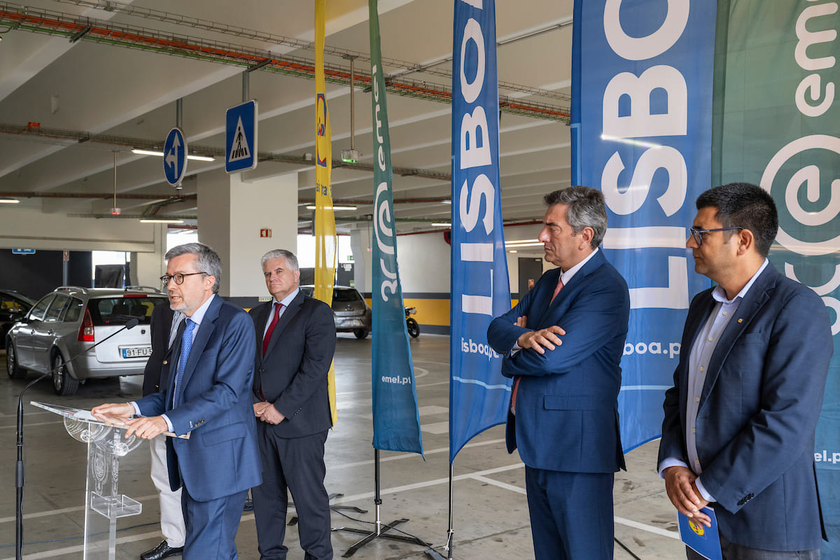 O conceito integra a visão de cidade dos 15 minutos: um supermercado de dia, à noite pode ser um estacionamento para muitos residentes" - Carlos Moedas