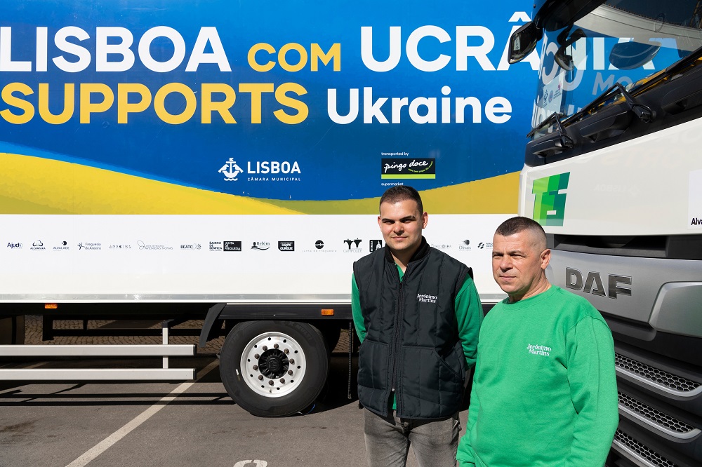 Anton Tsylepa e Antolii, filho e pai, são os dois motoristas da Jerónimo Martins que vão realizar a viagem até à Ucrânia