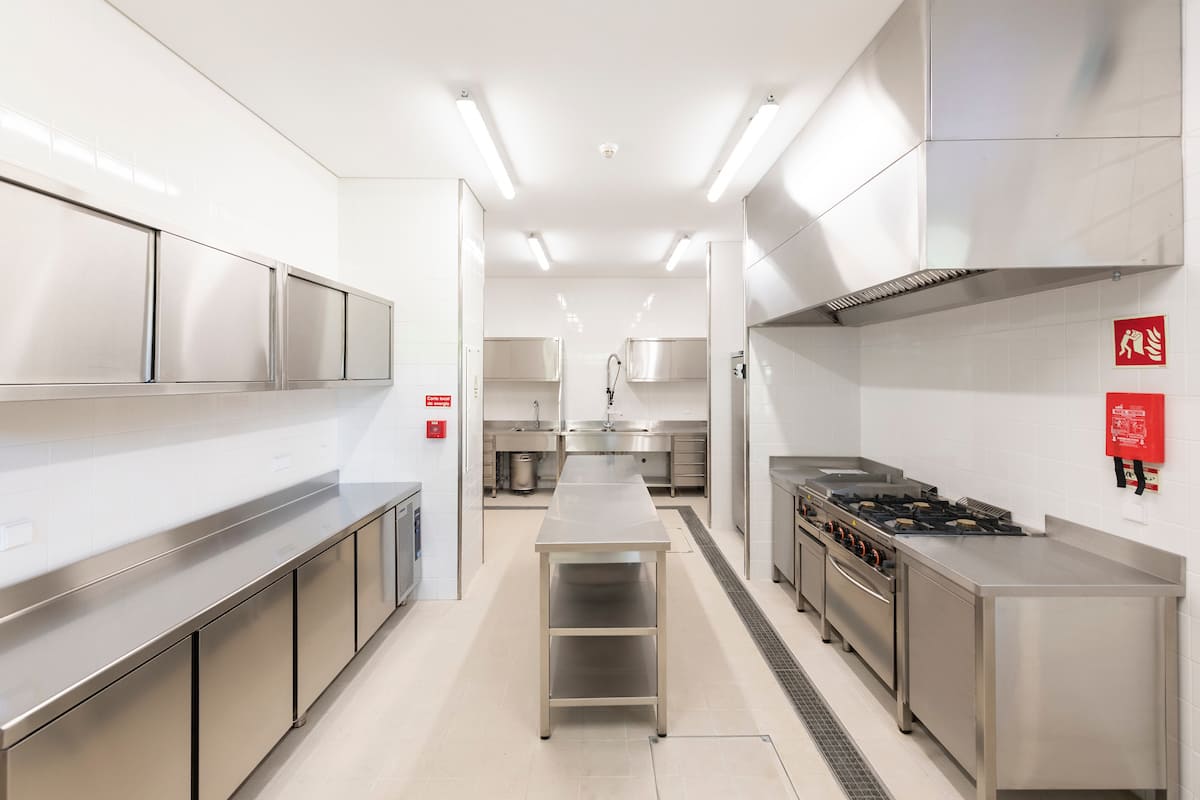 O equipamento tem uma cozinha totalmente equipada