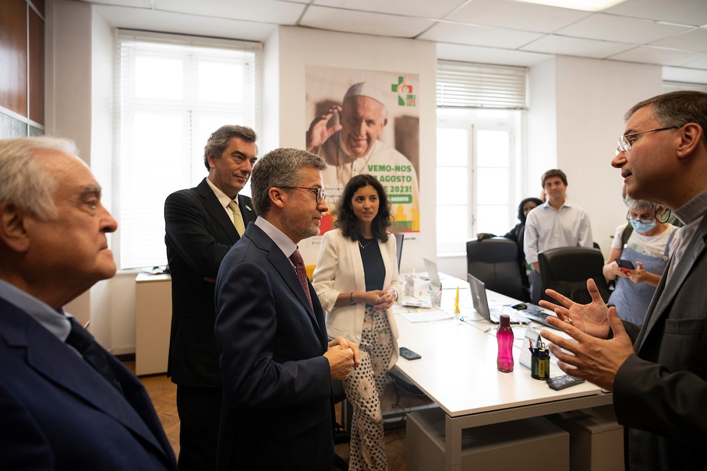 Carlos Moedas visita instalações do comité organizador da Jornada Mundial da Juventude , no Beato