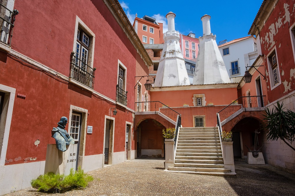 O Palácio da Independência, fundado em 1467, está classificado como Monumento Nacional