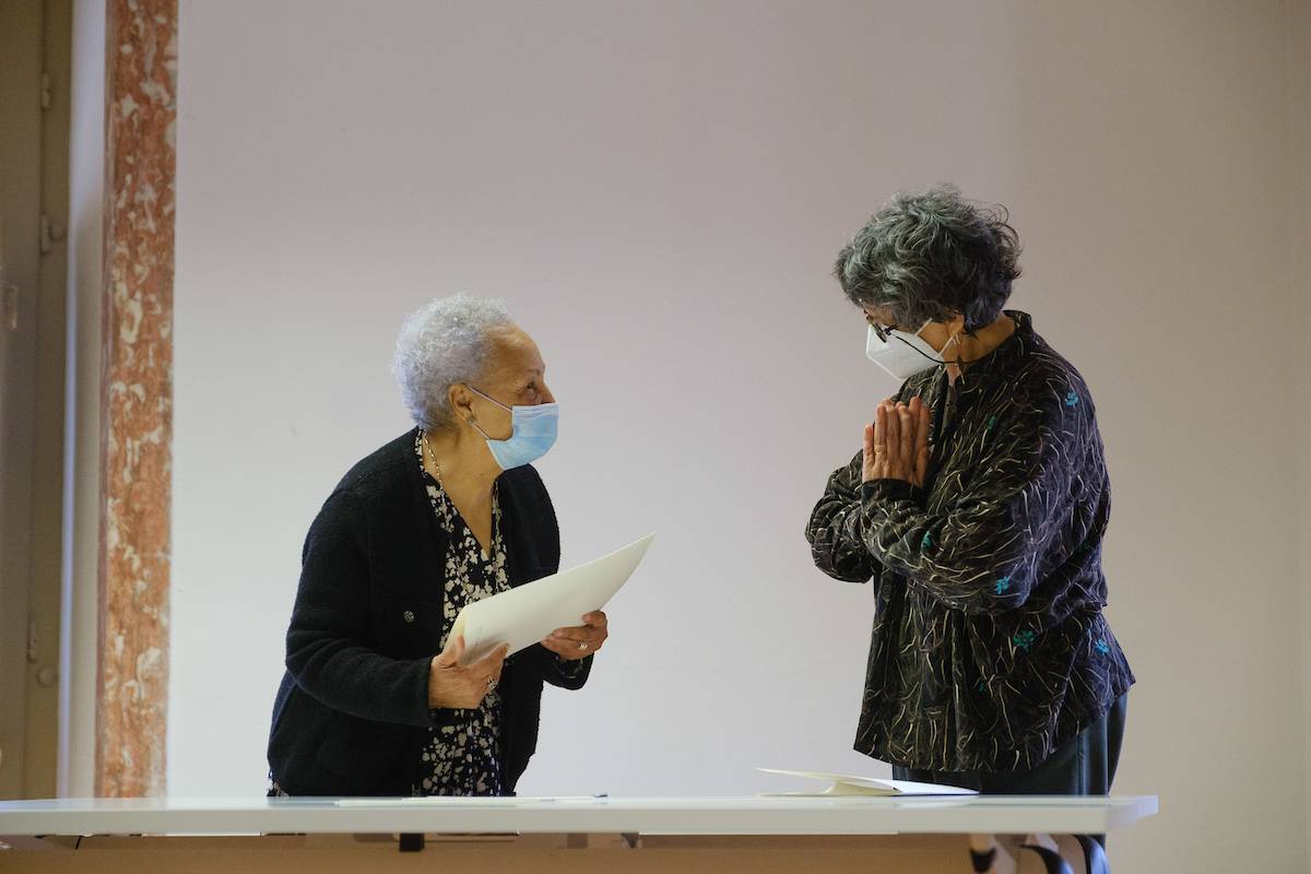 Olga Ferreira Lima, viúva do poeta, e Catarina Vaz Pinto, vereadora da Cultura