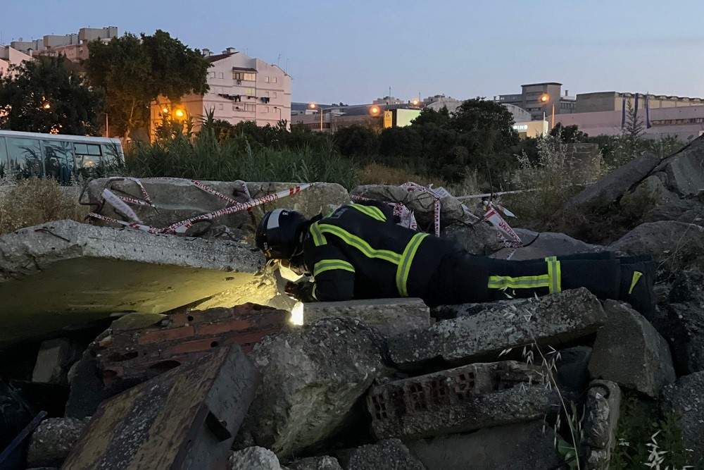 Operação de busca e resgate em estruturas colapsadas após sismo de magnitude 6,2