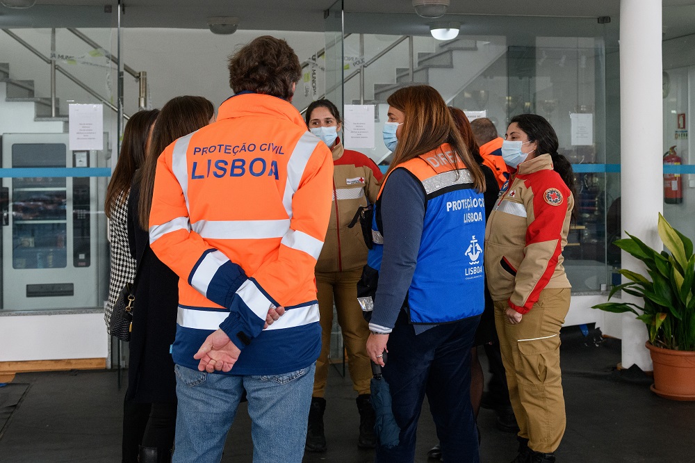 O espaço é coordenado pela Proteção Civil Municipal de Lisboa, e tem o apoio da Cruz Vermelha e do Alto Comissariado para os Refugiados